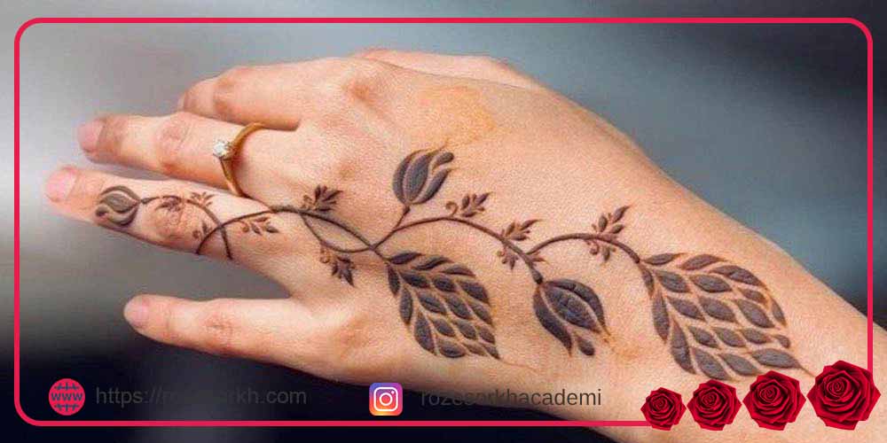 طرح حنا روی پا ساده و شیک