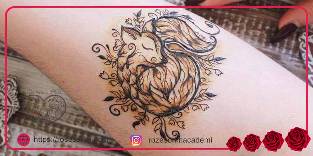 طرح حنا روی پا ساده و شیک