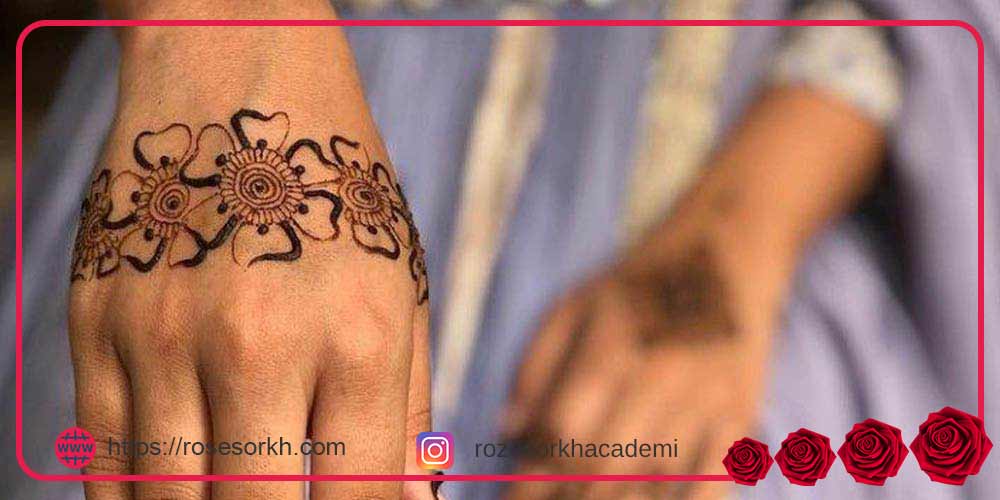 طرح حنا روی پا ساده و شیک