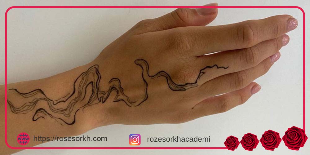 طرح حنا روی پا ساده و شیک