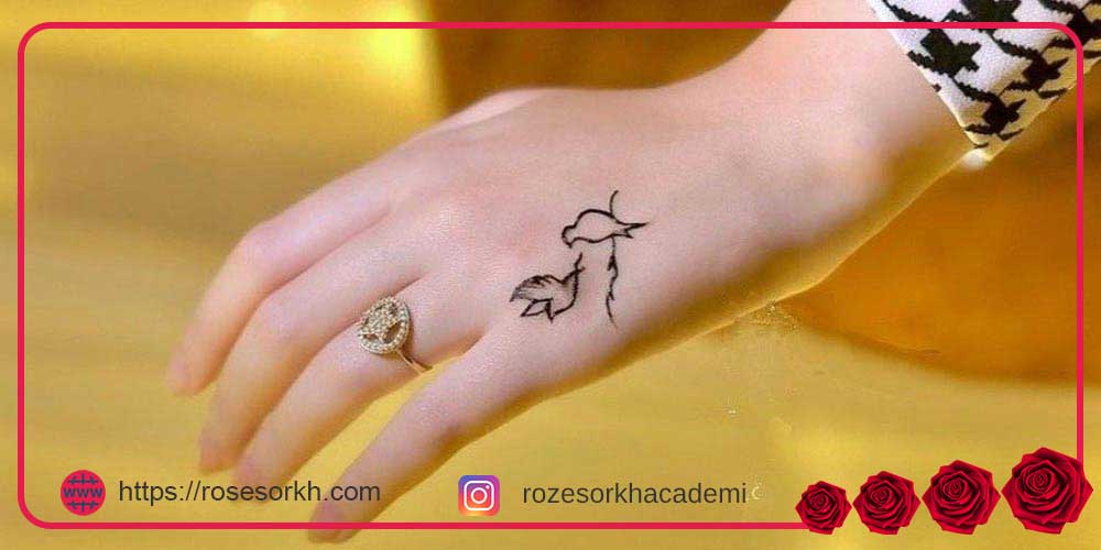 طرح حنا روی پا ساده و شیک