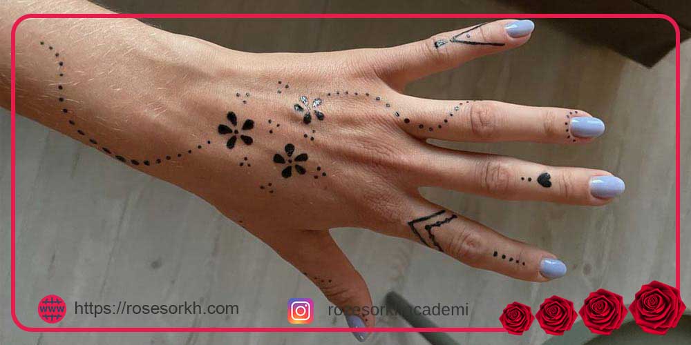 طرح حنا روی پا ساده و شیک