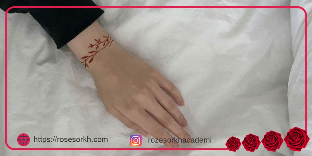 طرح حنا روی پا ساده و شیک